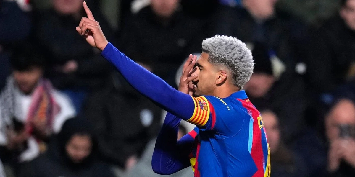 Barcelona Dukung Ronald Araujo Selangkah Demi Selangkah Menuju Kebangkitan